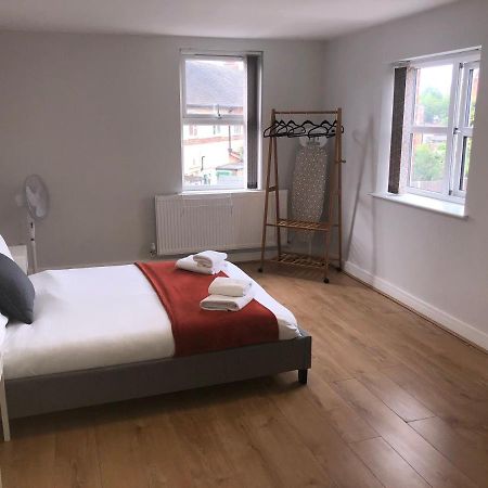 2 Bedroom Large First Floor Apartment With Free Parking Loughborough Eksteriør billede
