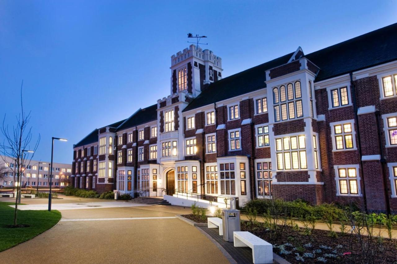 2 Bedroom Large First Floor Apartment With Free Parking Loughborough Eksteriør billede